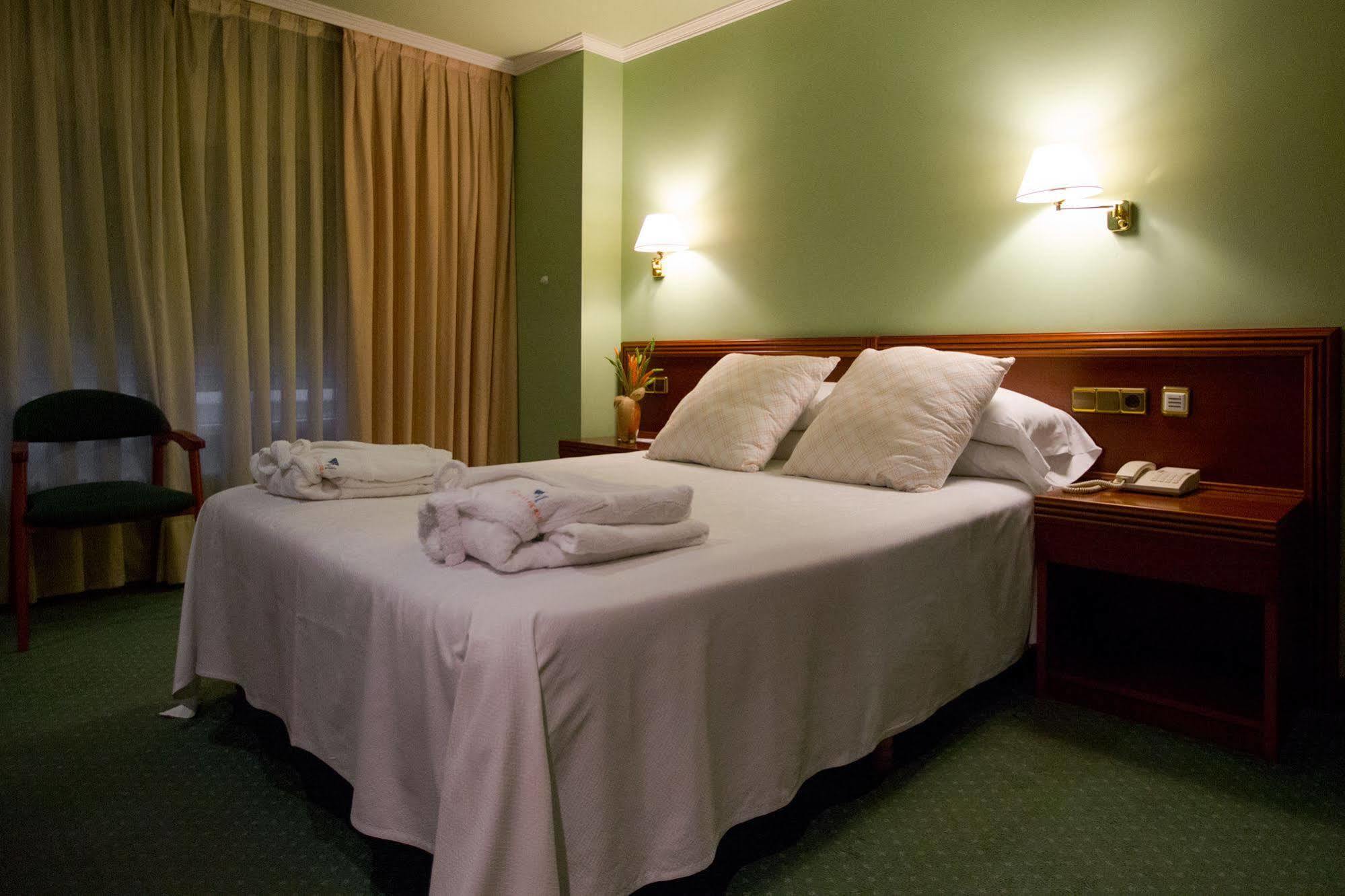Hotel Villa De Marín Exteriör bild